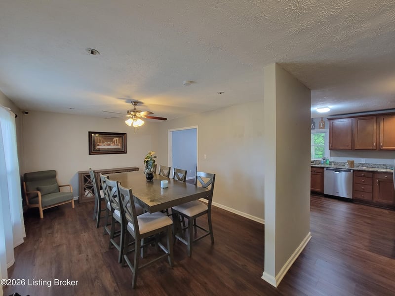 7008 S Watterson Trl, Louisville, KY 40291