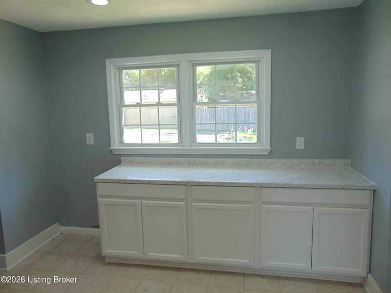 7009 Rainbow Dr, Louisville, KY 40272