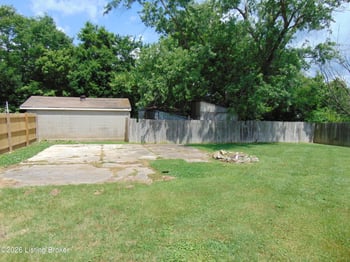 7009 Rainbow Dr, Louisville, KY 40272