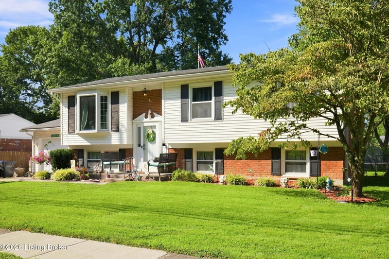 7013 Ashby Ln, Louisville, KY 40272