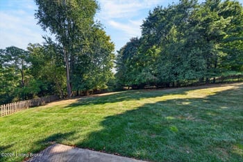 7019 Hadley Ct, Louisville, KY 40241