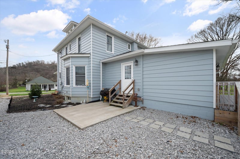 702 11th St, Carrollton, KY 41008