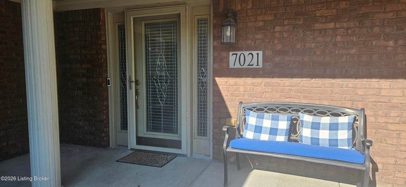 7021 Adeno Way, Louisville, KY 40291
