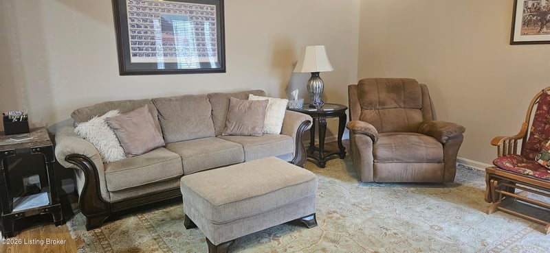 7021 Adeno Way, Louisville, KY 40291
