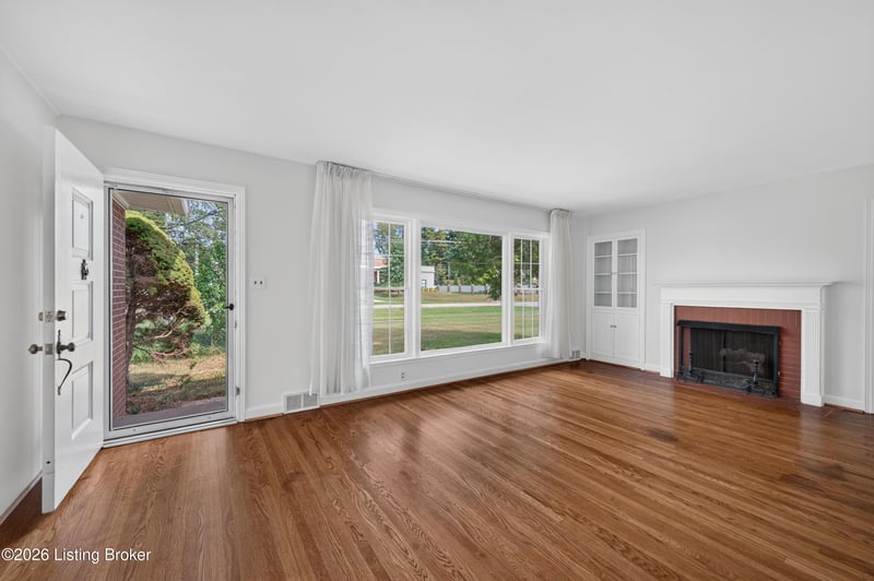 7021 Graymoor Rd, Louisville, KY 40222