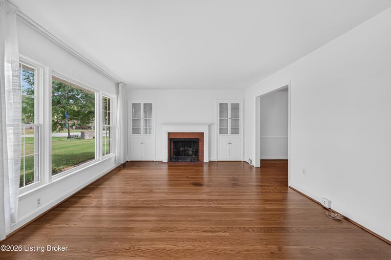 7021 Graymoor Rd, Louisville, KY 40222