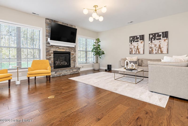 703 Dehart Ln, Louisville, KY 40243