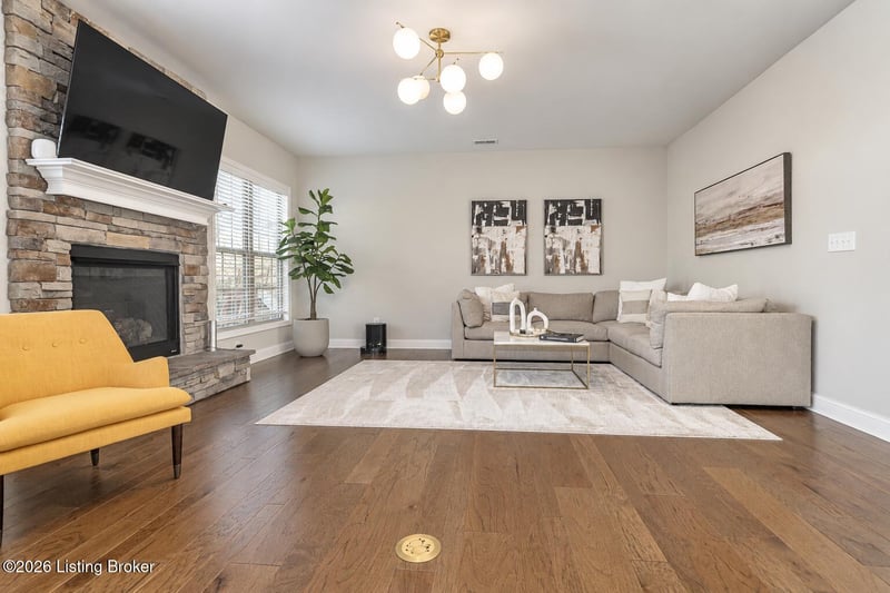 703 Dehart Ln, Louisville, KY 40243
