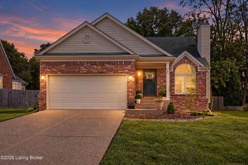 703 Eastgate Village Pl, Louisville, KY 40223