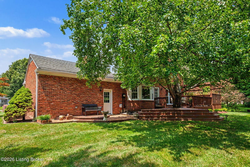 705 Bell Rock Pl, Louisville, KY 40243