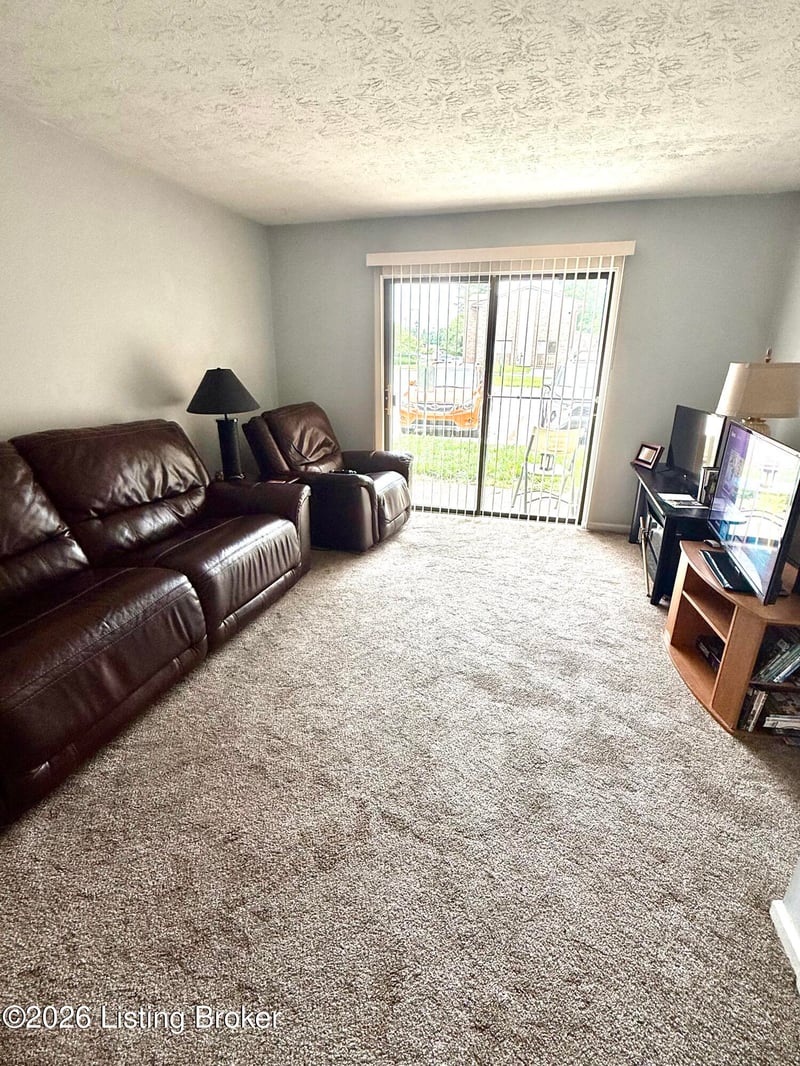 7074 Wildwood Cir #164, Louisville, KY 40291