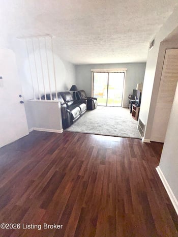 7074 Wildwood Cir #APT 164, Louisville, KY 40291