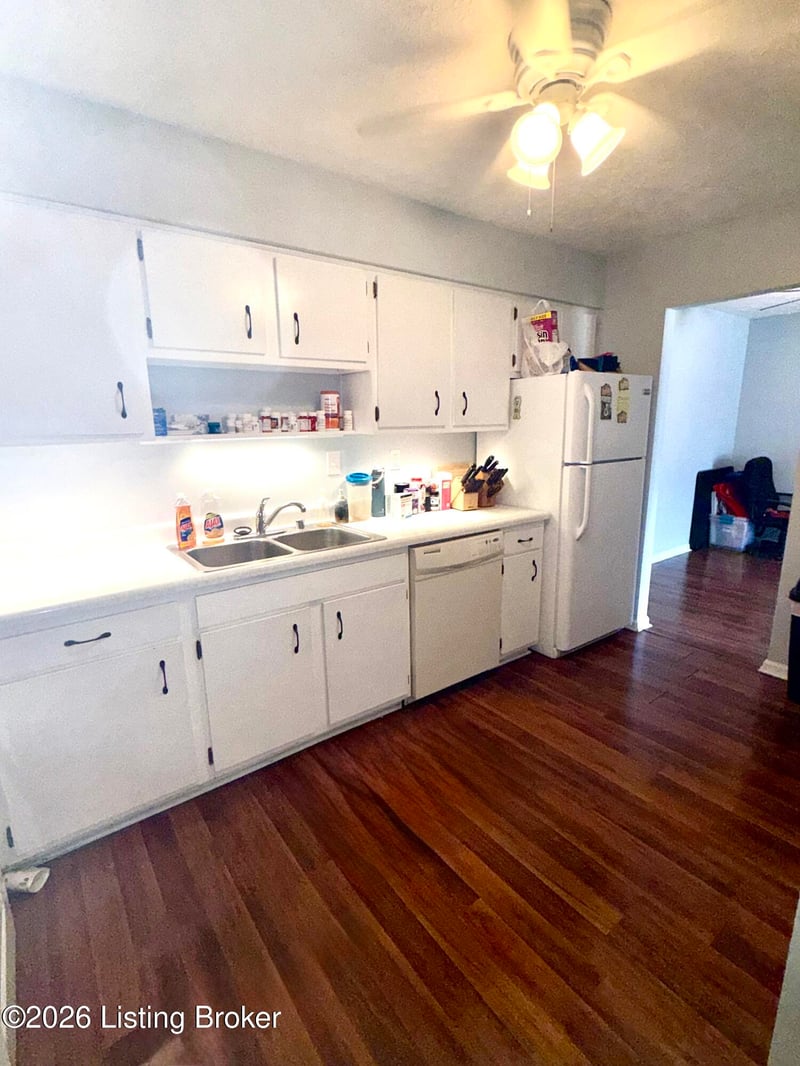 7074 Wildwood Cir #APT 164, Louisville, KY 40291