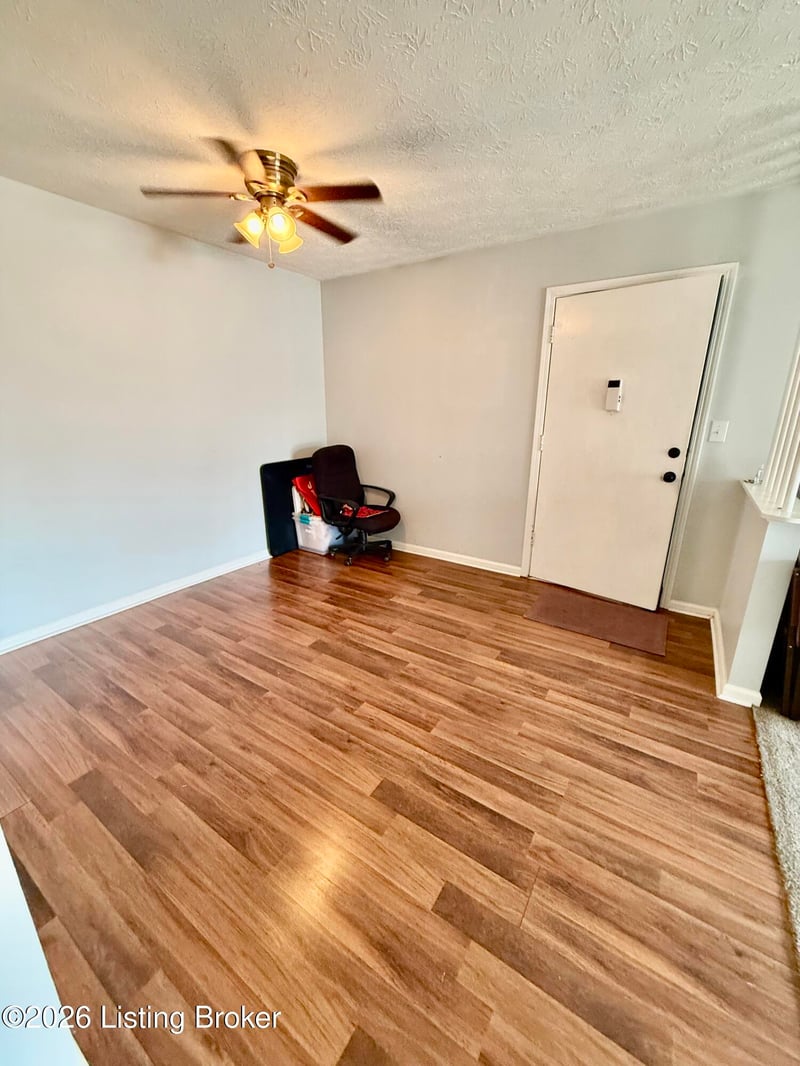 7074 Wildwood Cir #APT 164, Louisville, KY 40291