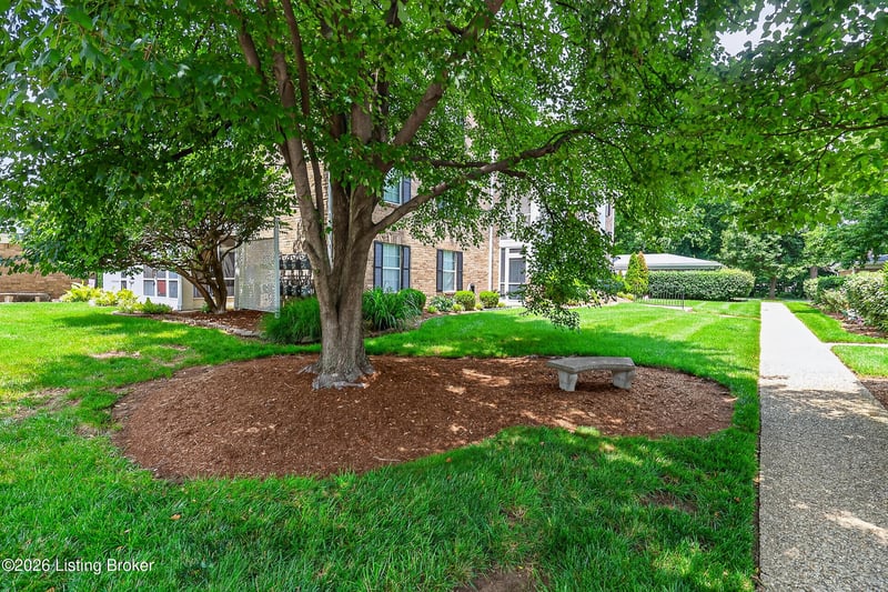 709 Donard Park Ave, Louisville, KY 40218