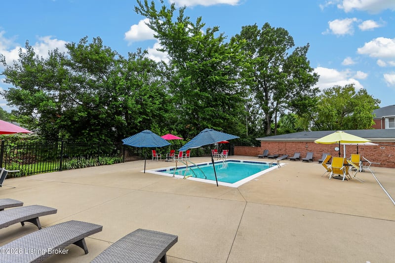 709 Donard Park Ave, Louisville, KY 40218