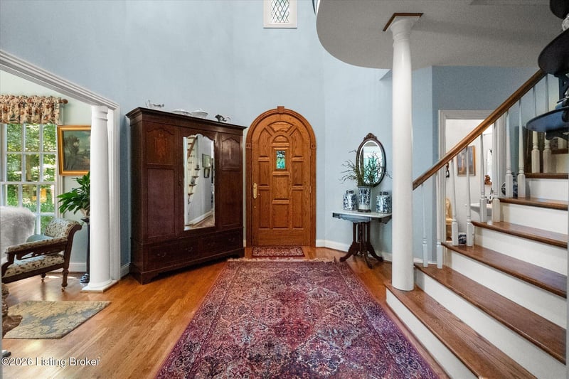 7101 Hickory Valley Rd, Jeffersontown, KY 40299