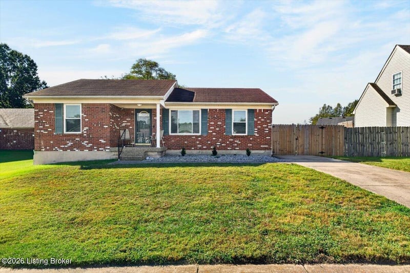7102 River Field Dr, Louisville, KY 40258