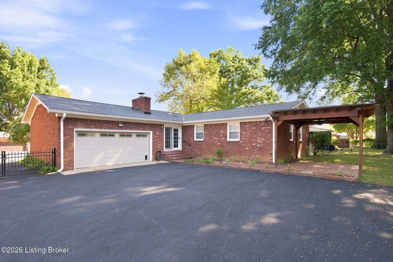 7106 Peppermill Ln, Louisville, KY 40228