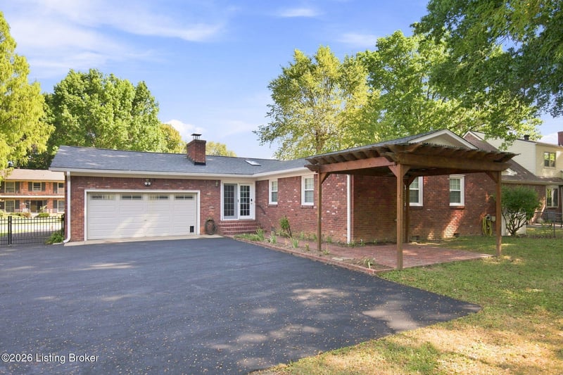 7106 Peppermill Ln, Louisville, KY 40228