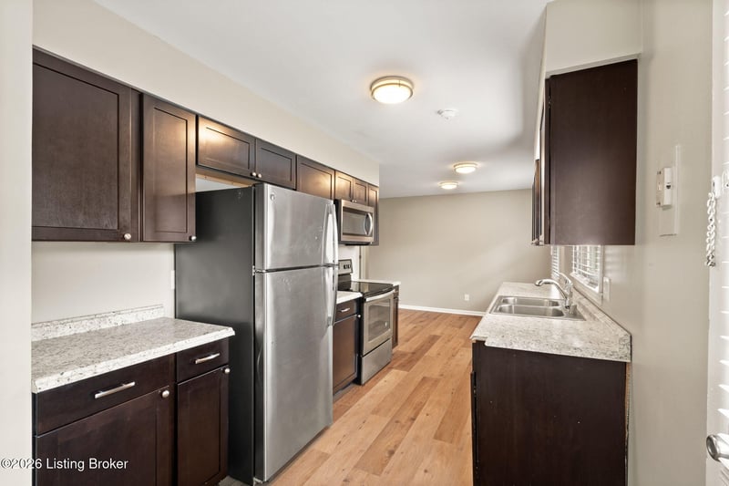 7106 Sunny Vale Way, Louisville, KY 40272