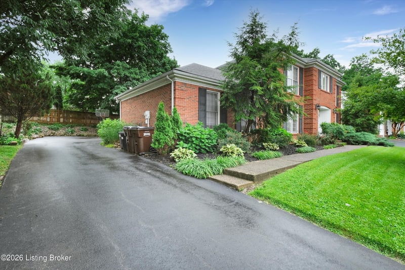 7109 Blazier Ct, Louisville, KY 40228