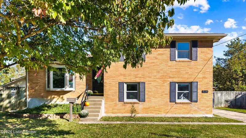 7109 Sun Valley Dr, Louisville, KY 40272