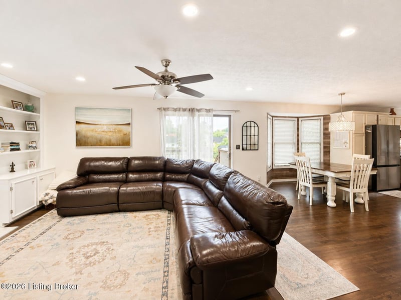 7115 Orchard Lake Blvd, Louisville, KY 40218