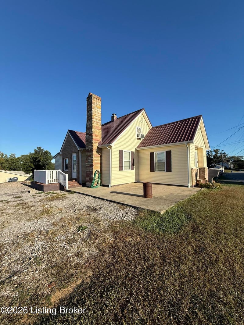 712 Old State Rd, Brandenburg, KY 40108