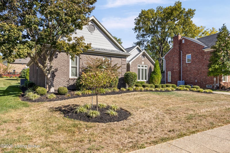 713 Foxgate Rd, Louisville, KY 40223