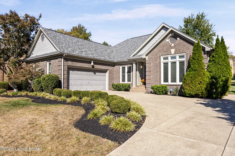 713 Foxgate Rd, Louisville, KY 40223