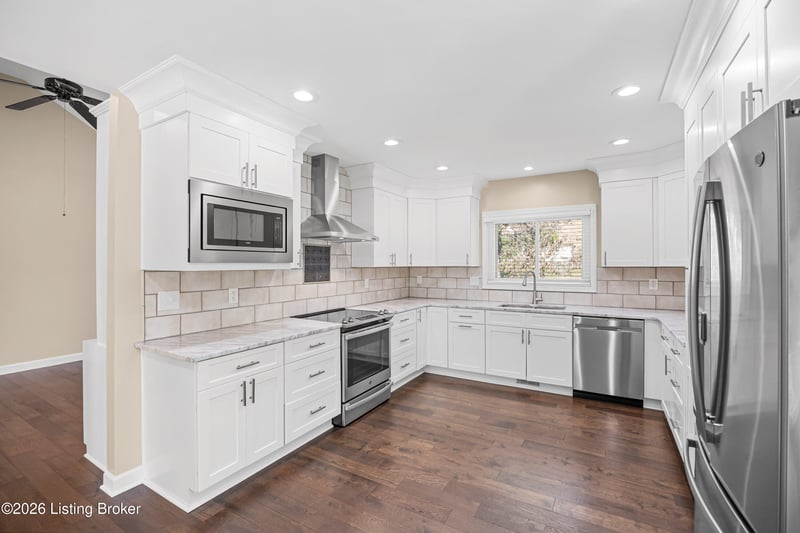 713 Foxgate Rd, Louisville, KY 40223