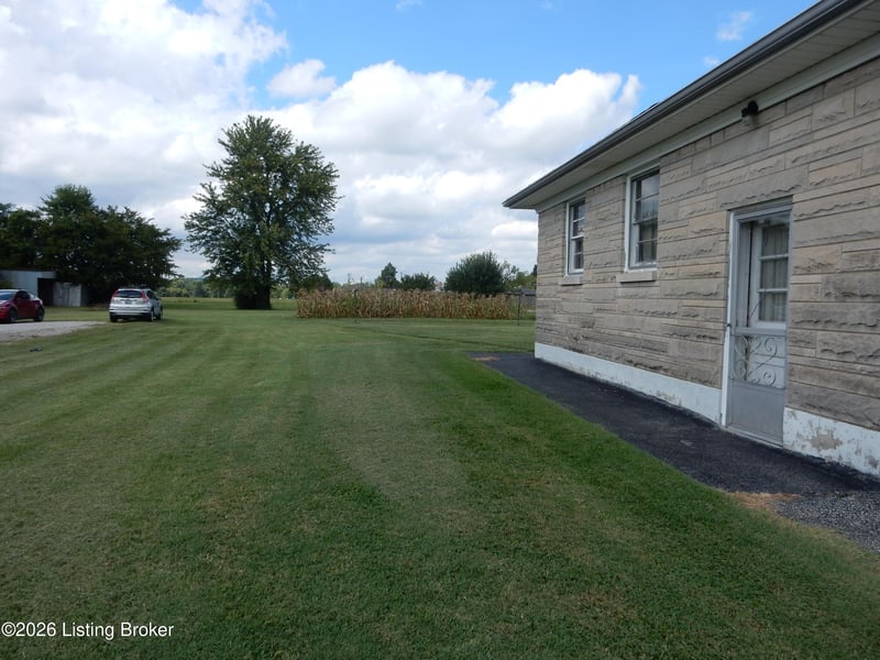 714 Cedar Grove Rd, Shepherdsville, KY 40165