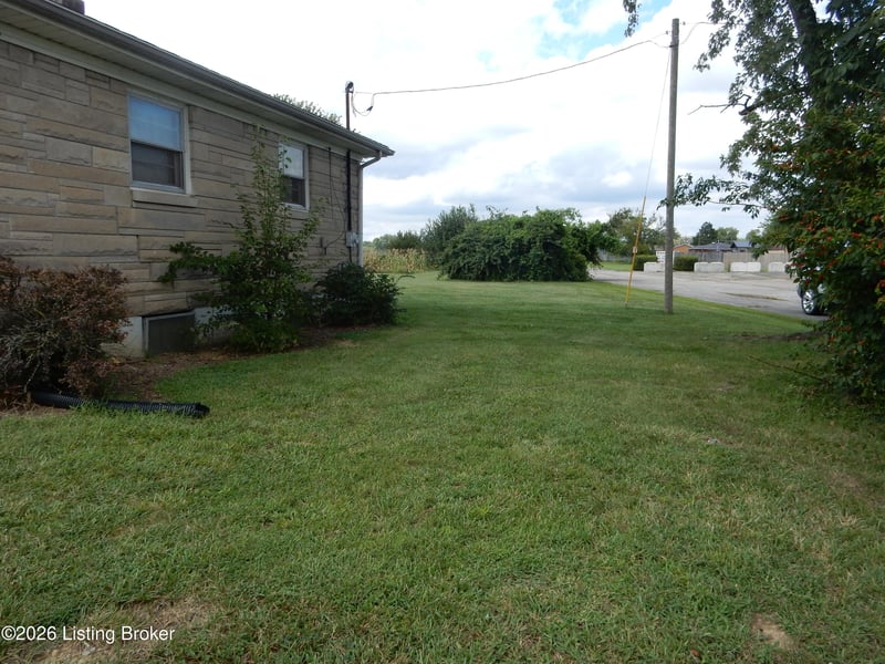 714 Cedar Grove Rd, Shepherdsville, KY 40165