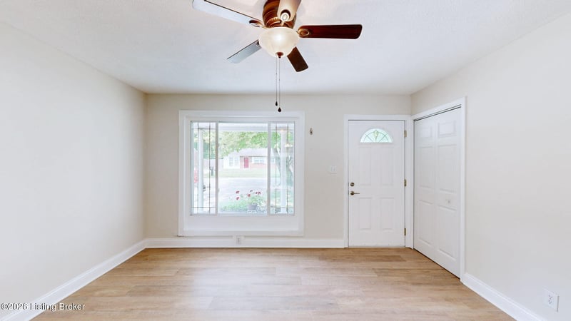 716 Glengarry Dr, Louisville, KY 40118