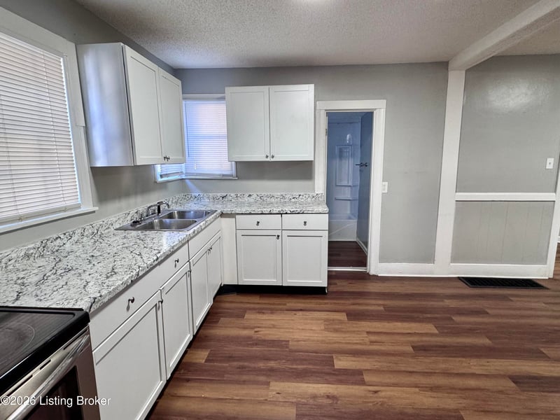 717 W Evelyn Ave, Louisville, KY 40215