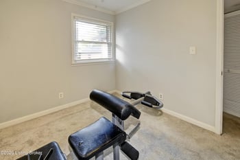 718 Glengarry Dr, Louisville, KY 40118