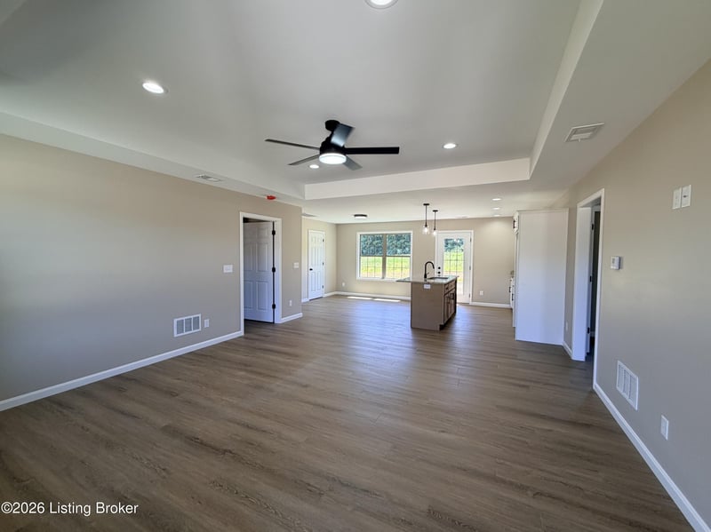 72 Democratic Ct, Radcliff, KY 40160