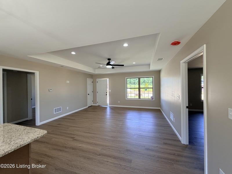 72 Democratic Ct, Radcliff, KY 40160