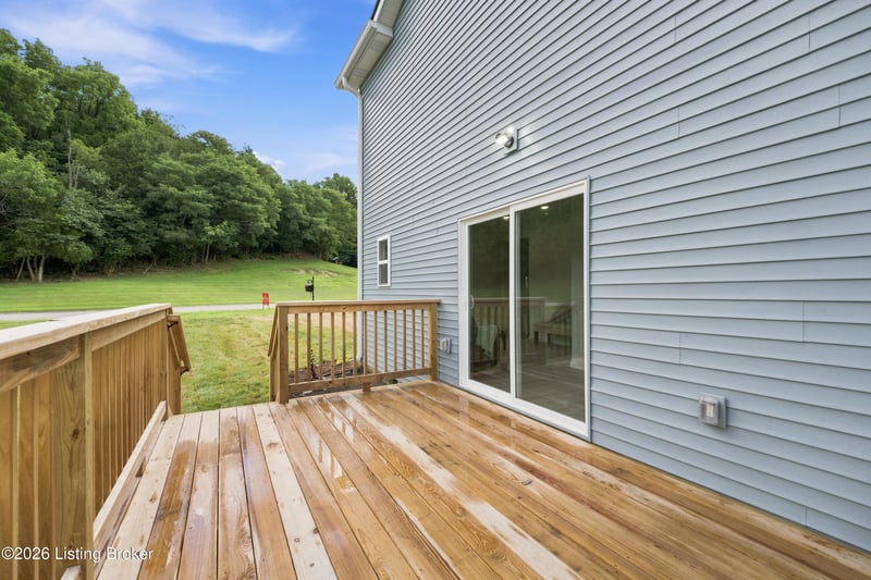 7200 Oakburn Dr, Louisville, KY 40258