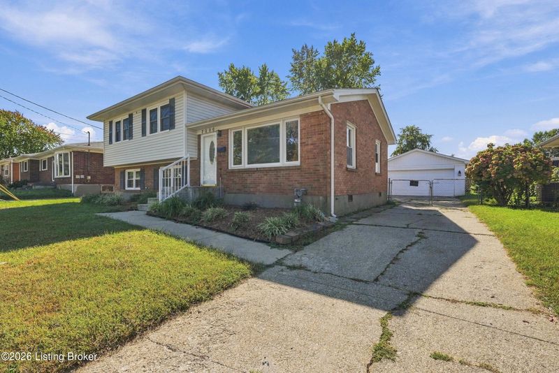 7206 Tangelo Dr, Louisville, KY 40228