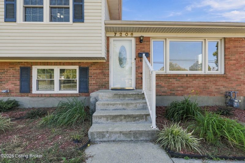 7206 Tangelo Dr, Louisville, KY 40228