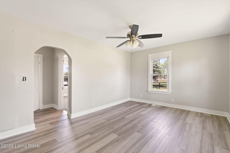 7208 Helen Ave, Louisville, KY 40258