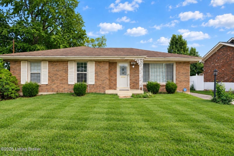 7209 Lawnside Dr, Louisville, KY 40214