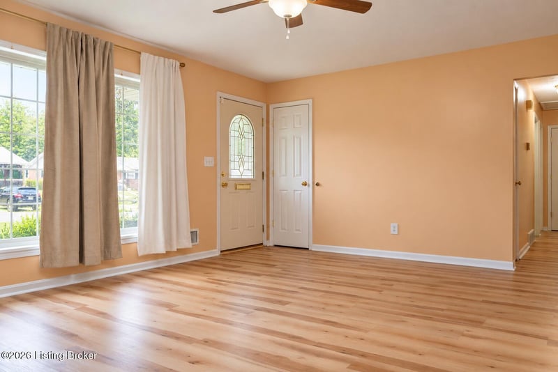 7209 Lawnside Dr, Louisville, KY 40214