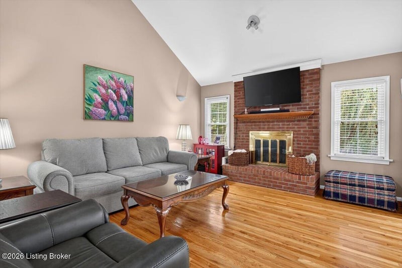 7214 Old North Church Rd, Louisville, KY 40214