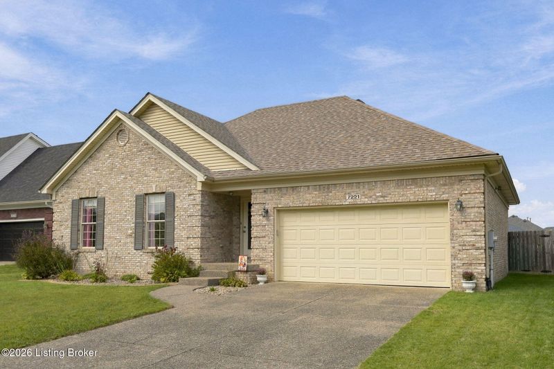 7221 Strive Ln, Louisville, KY 40258