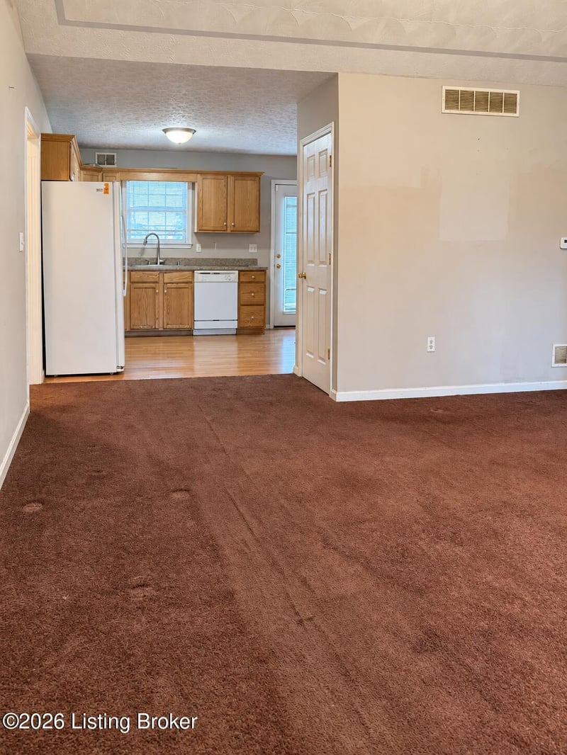 7240 Strive Ln, Louisville, KY 40258