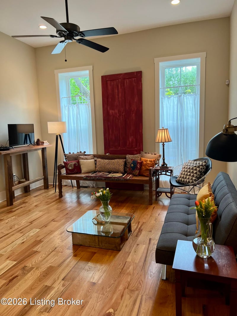728 E Chestnut St, Louisville, KY 40202
