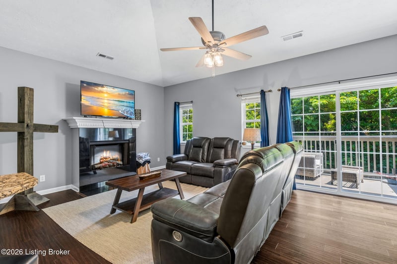 7301 Autumn Trace Dr #202, Louisville, KY 40214